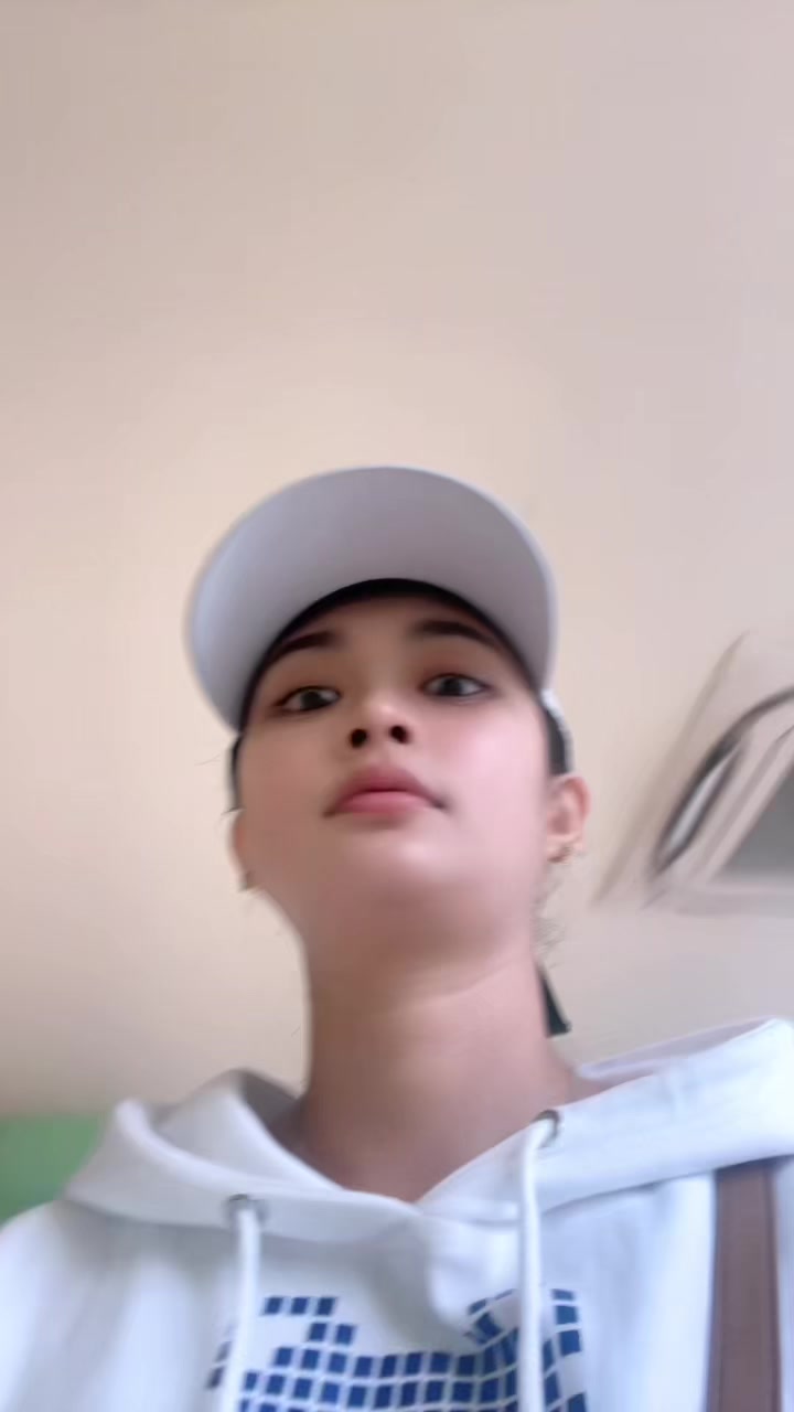 @helloimdaeeee