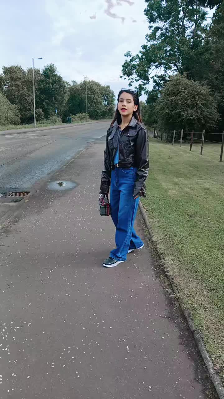 @Ashu......P🇳🇵✈️🇬🇧