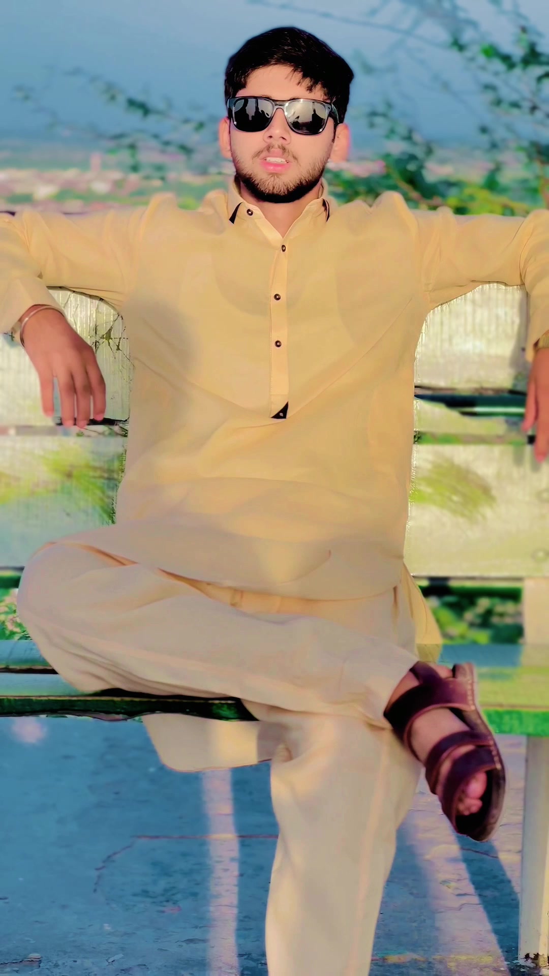 @🥂سیٹھ حسنین ⚖️