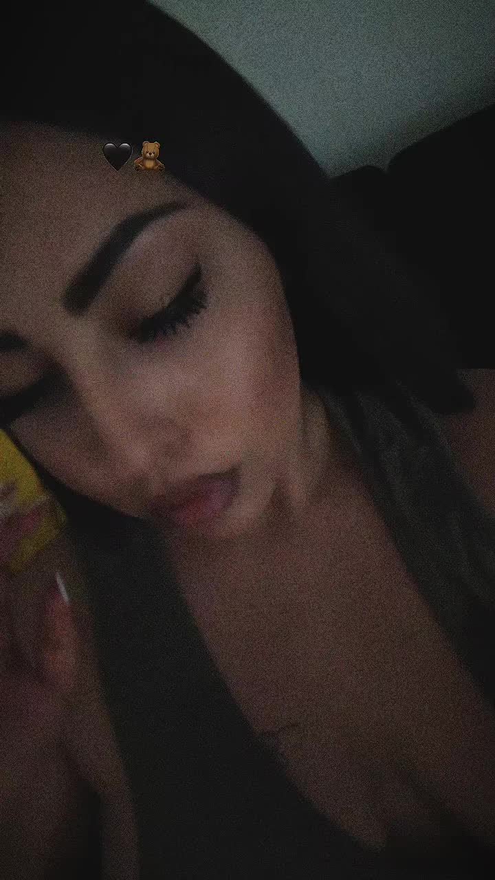 @Vanessa Lia