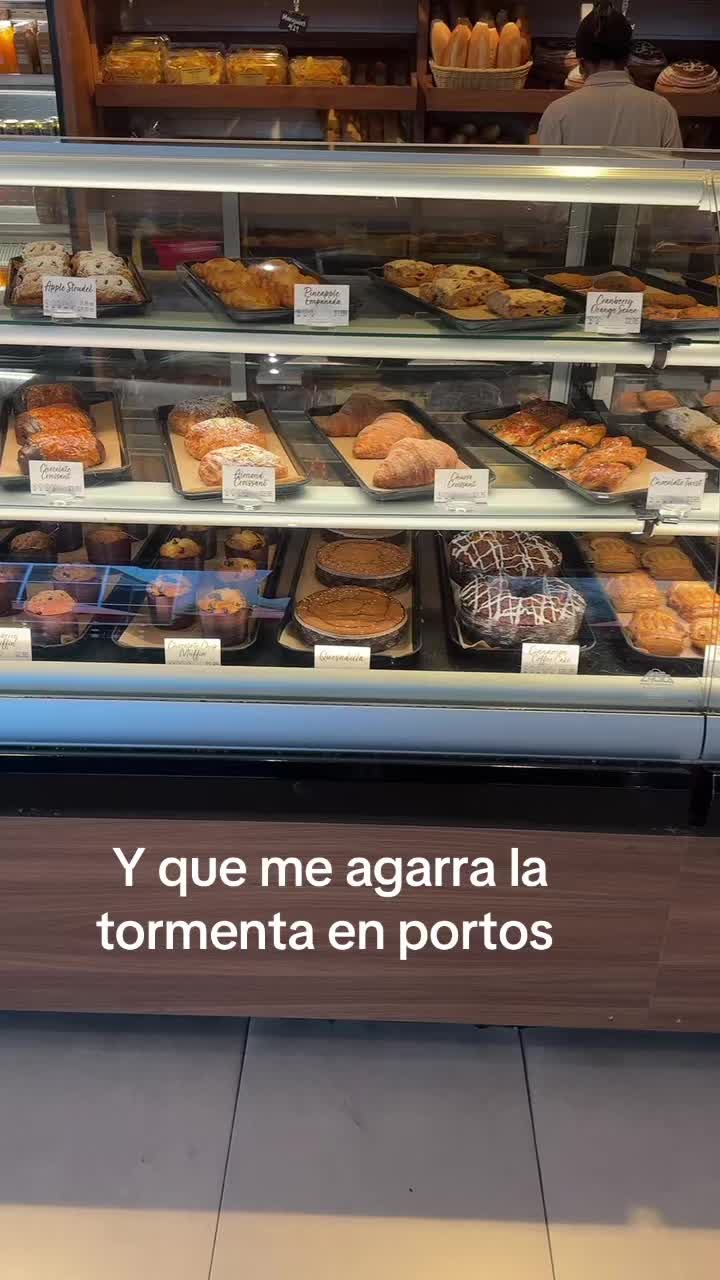 @El cajero más mitotero 👄