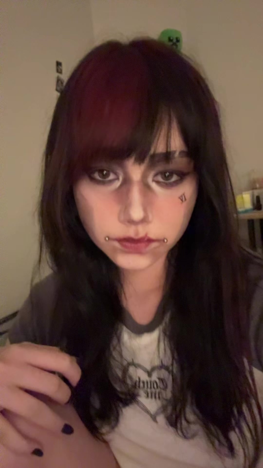 @⃟