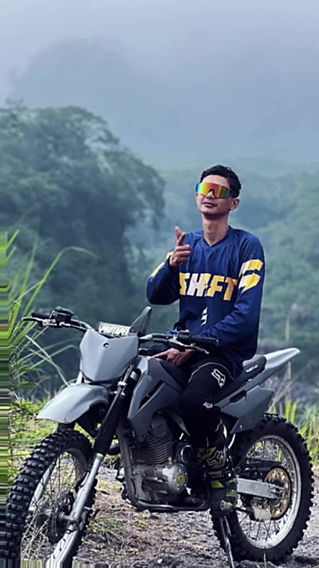 @Offline Store Gudang TraiI