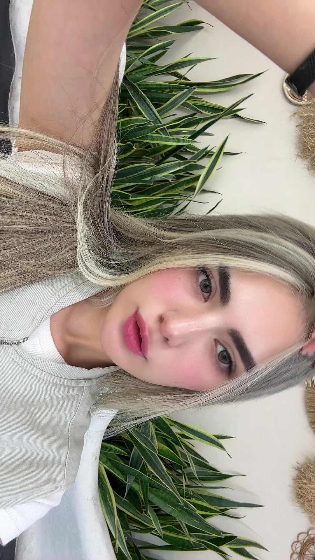 @Yasllina
