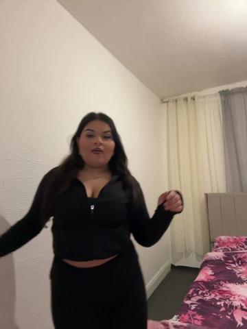 @arisha_horvathova