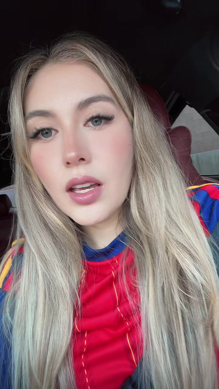 @Dafnneaj