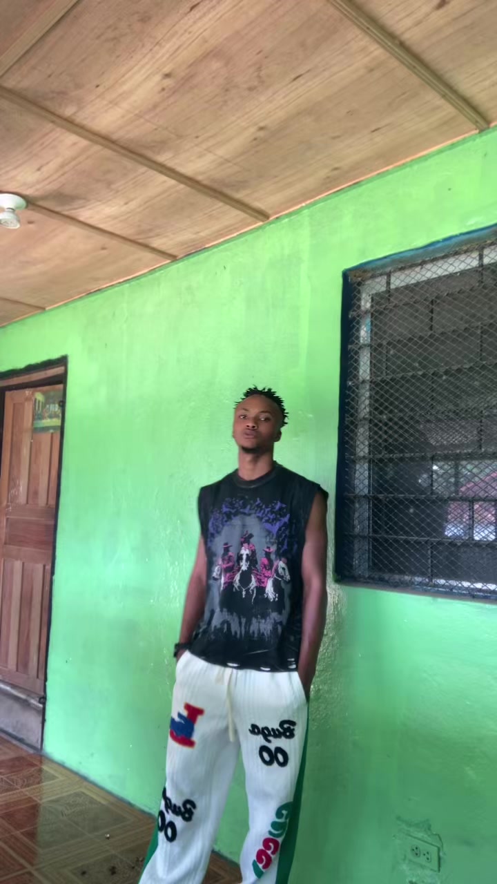 @Call me-Man-Boi 🦅💯🇬🇳 🇱🇷