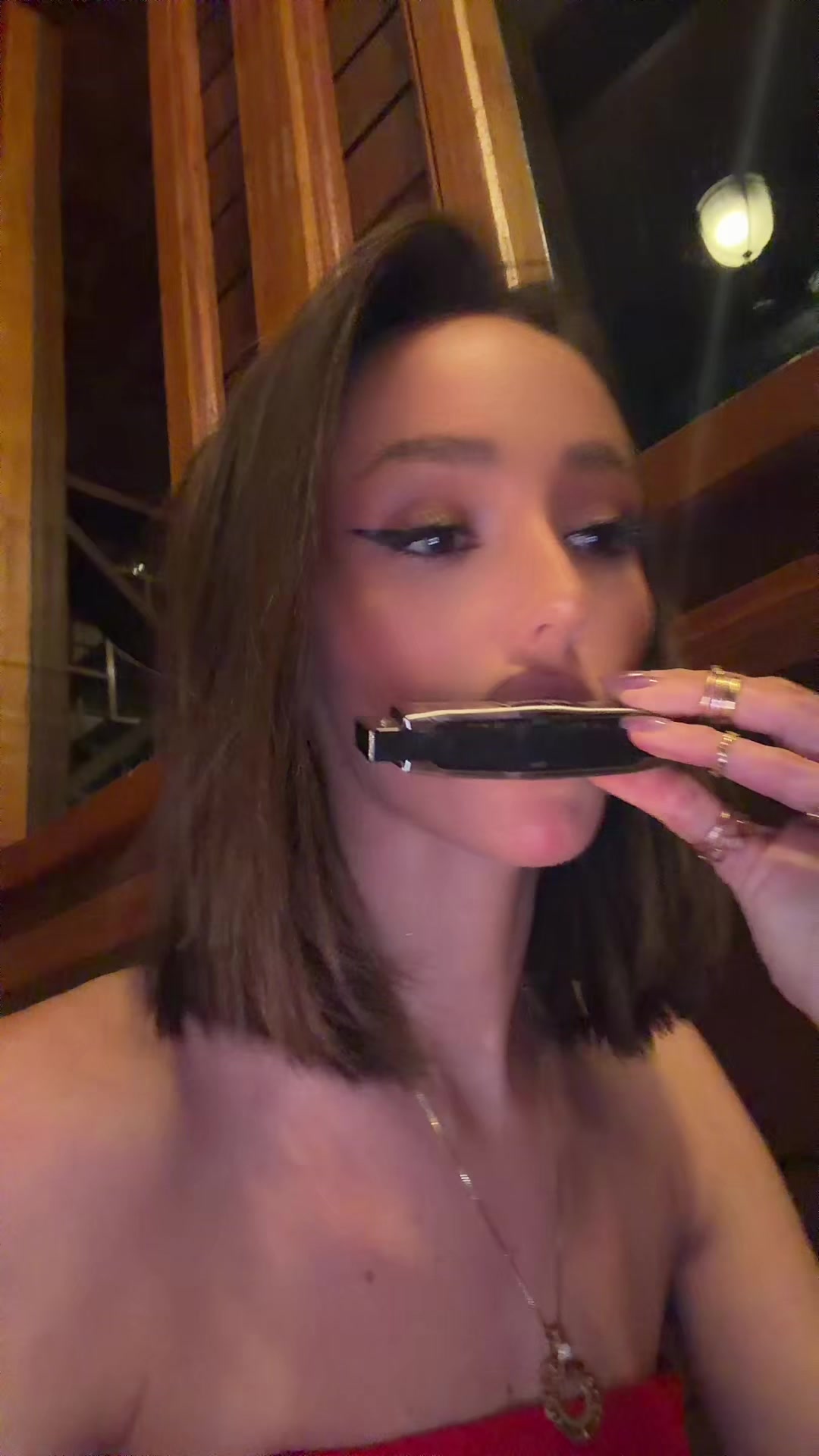 @Christinaasage.com