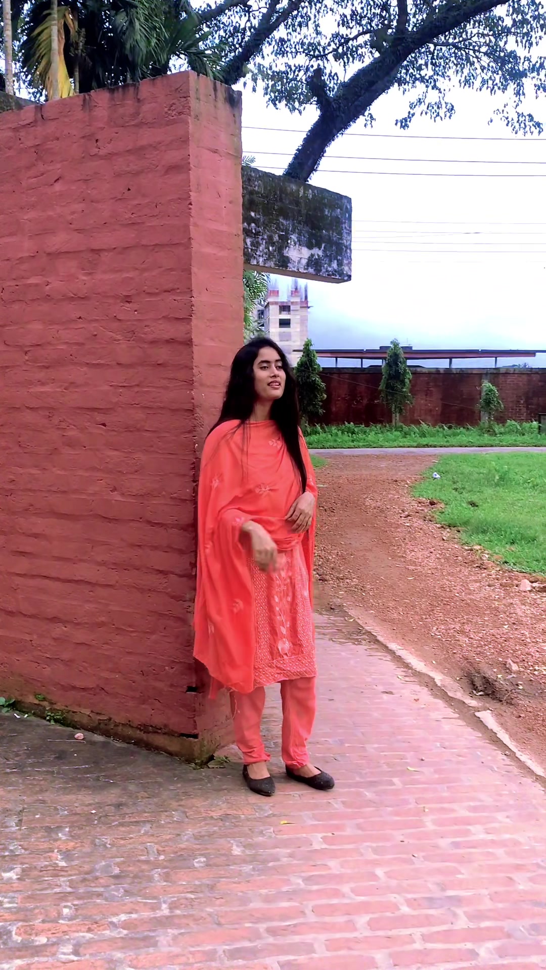 @নাজমুলের বউ