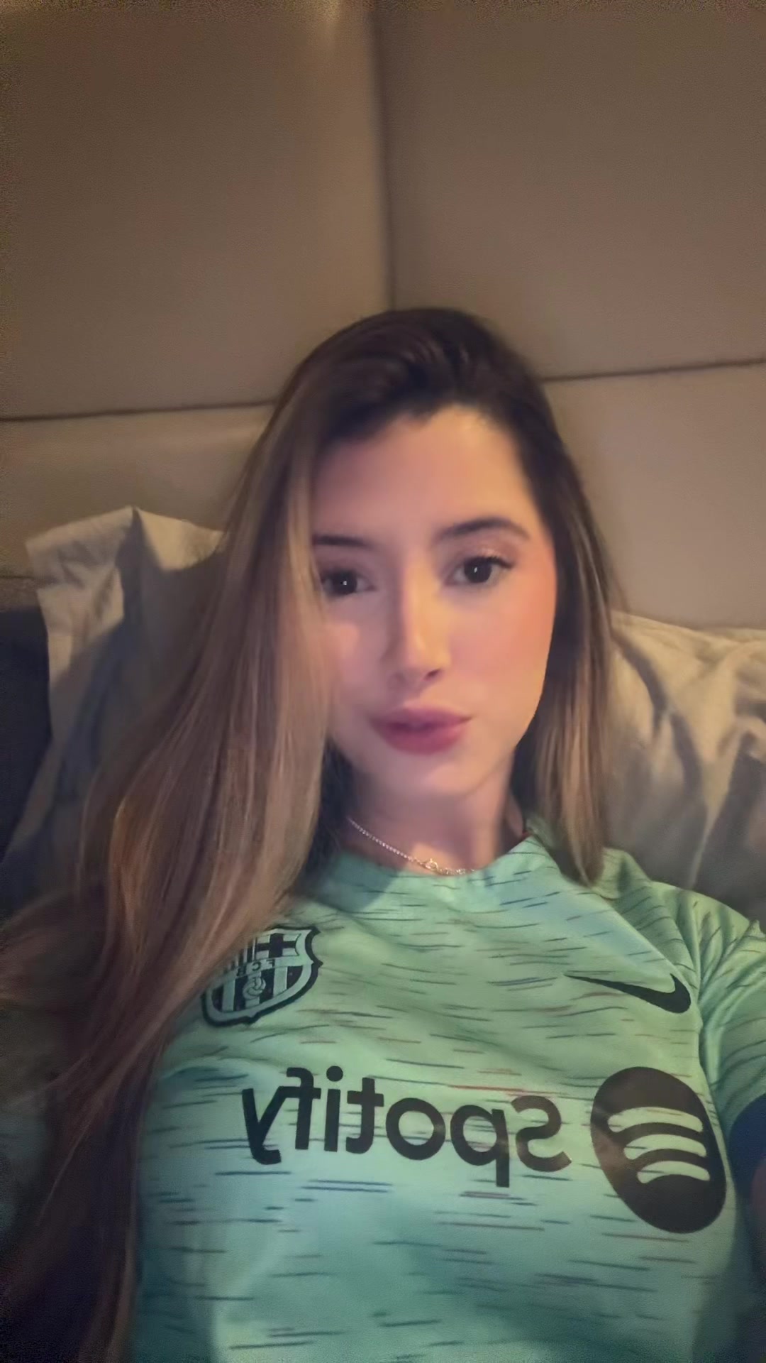@laura