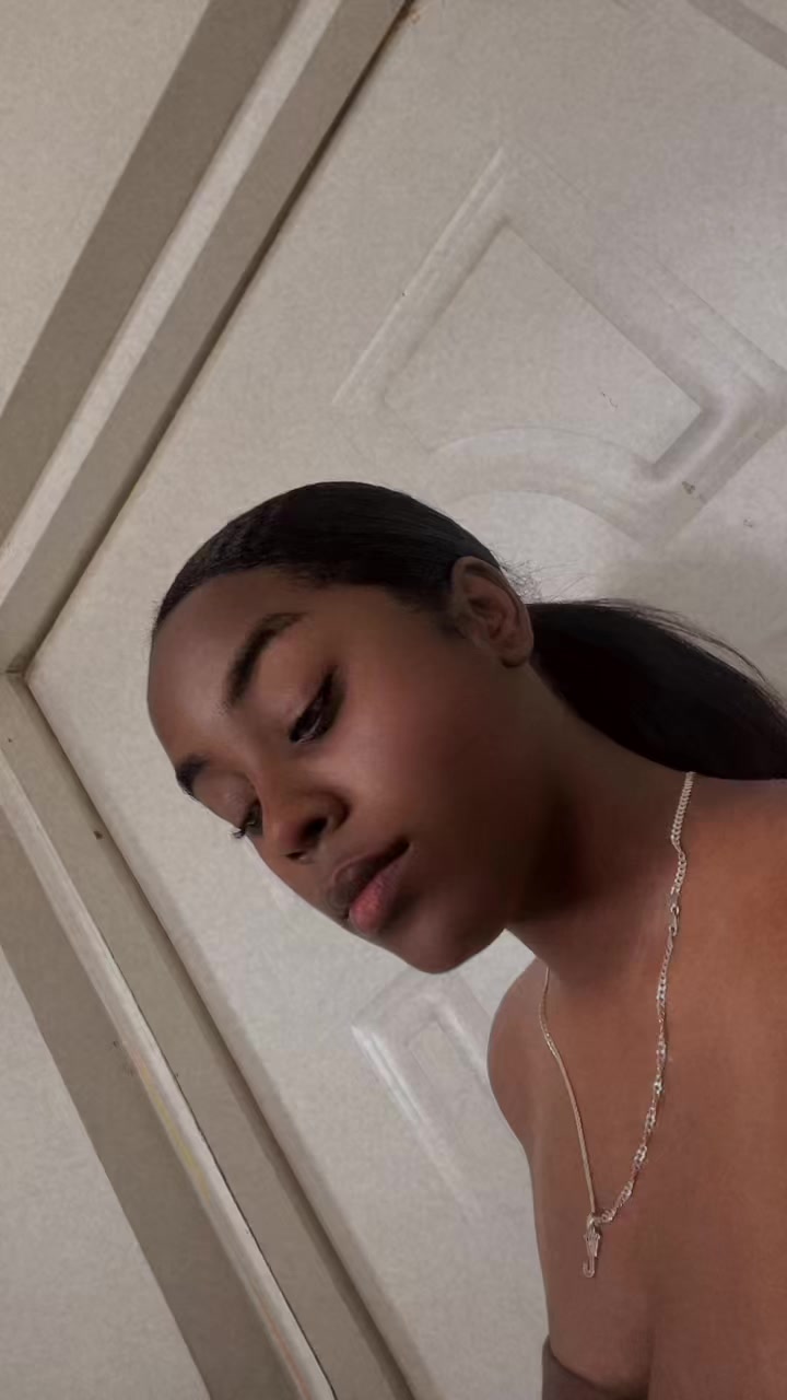 @Titi___