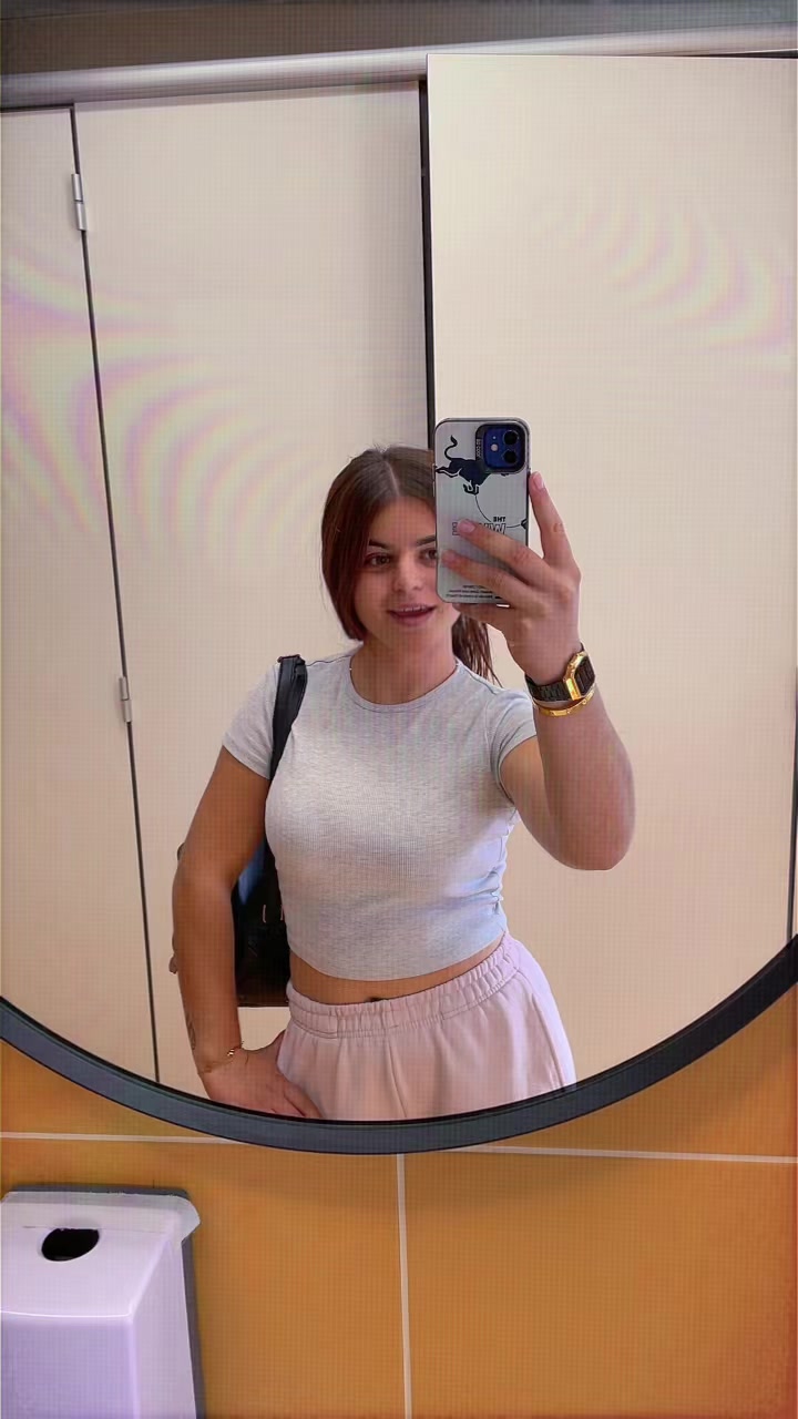 @Adelisa