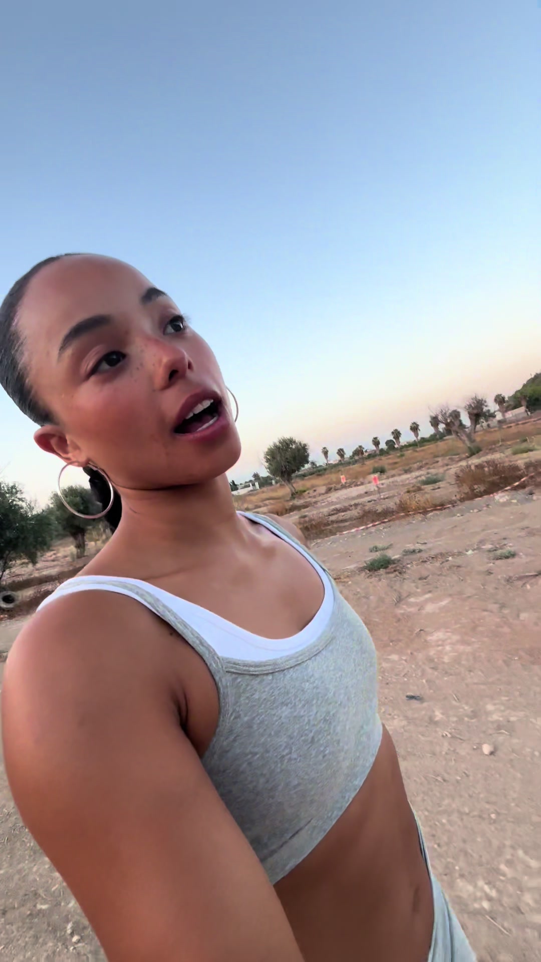 @A&iuml;sha Vis