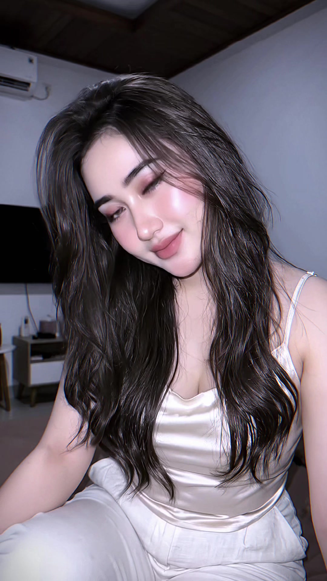 @O L L A ๐ฅ๐๏ธ