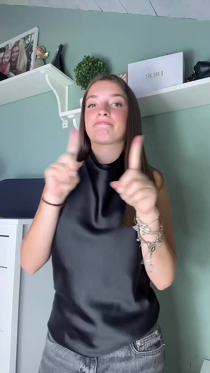 @nicolee