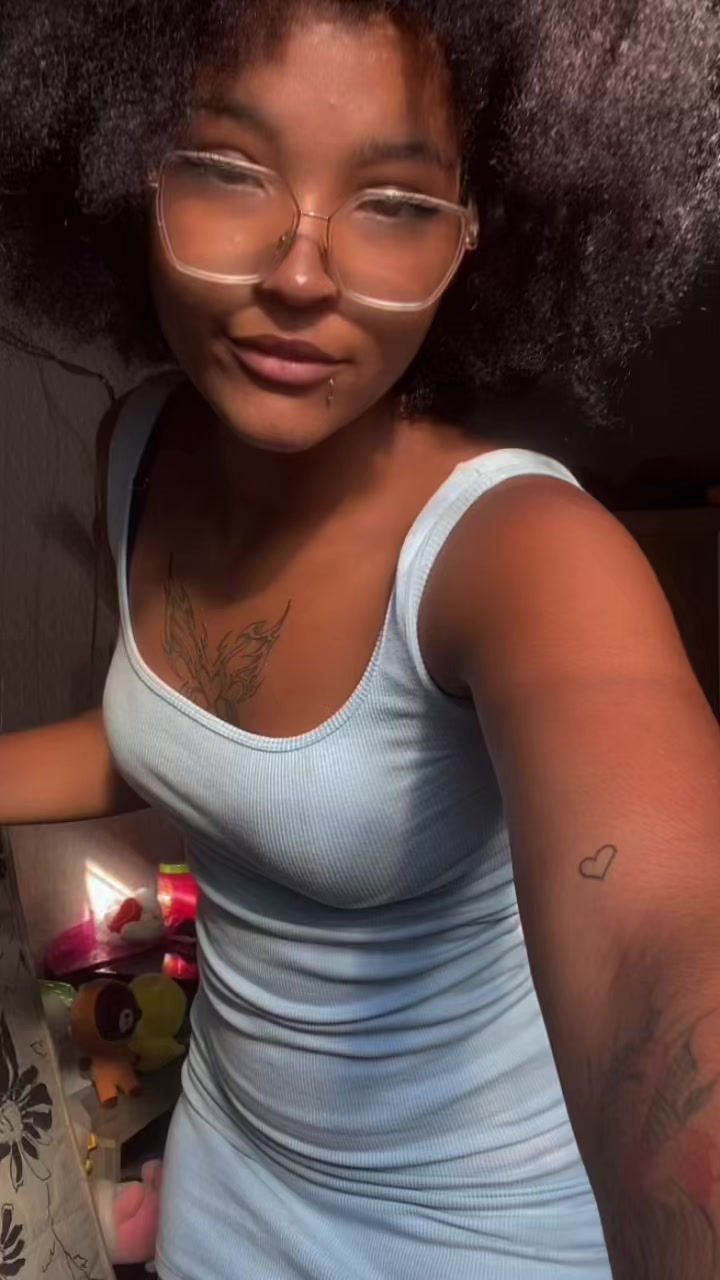 @pretinha