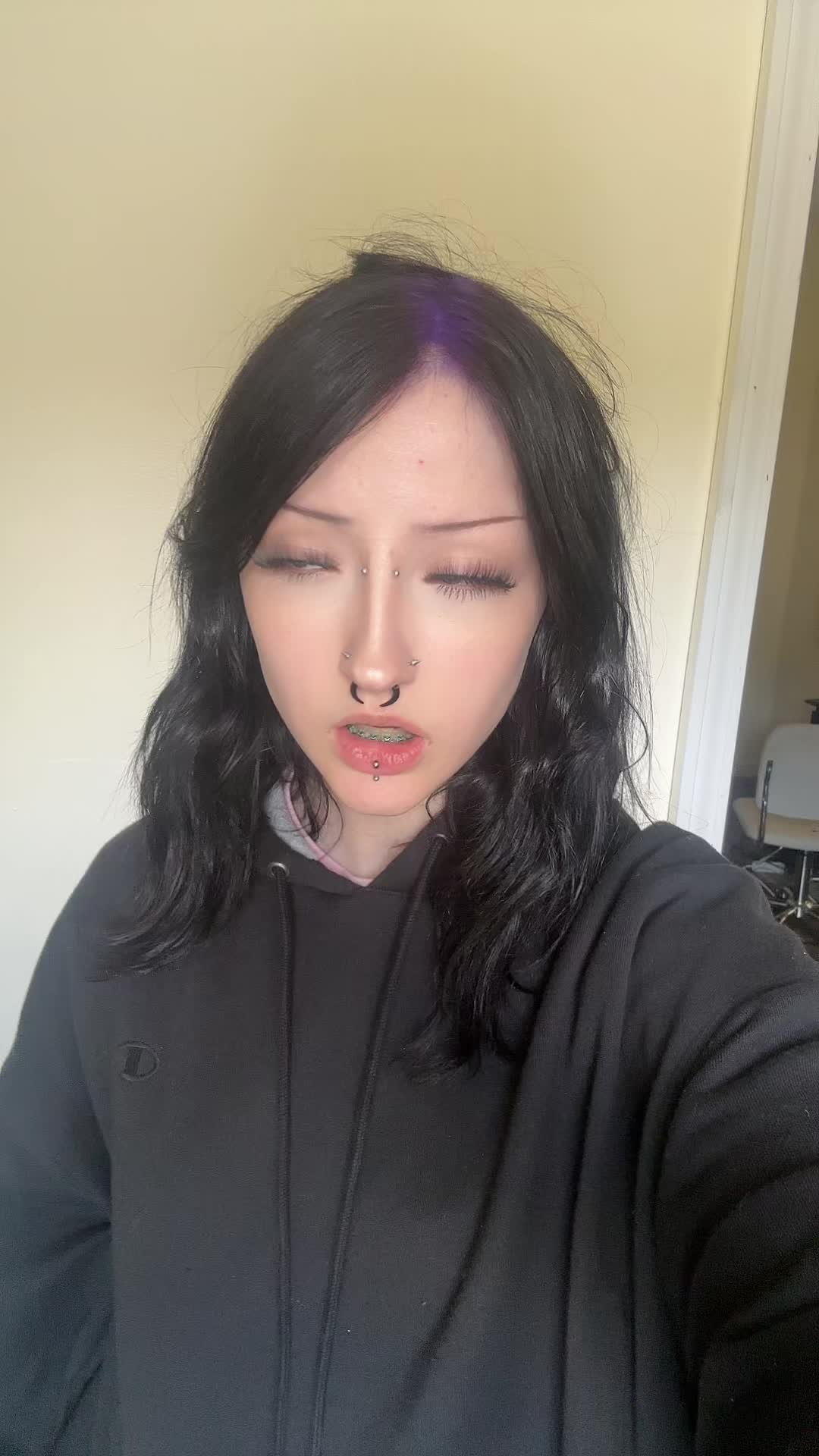 @𝔅𝔯𝔶𝔩𝔢𝔢.𖣂
