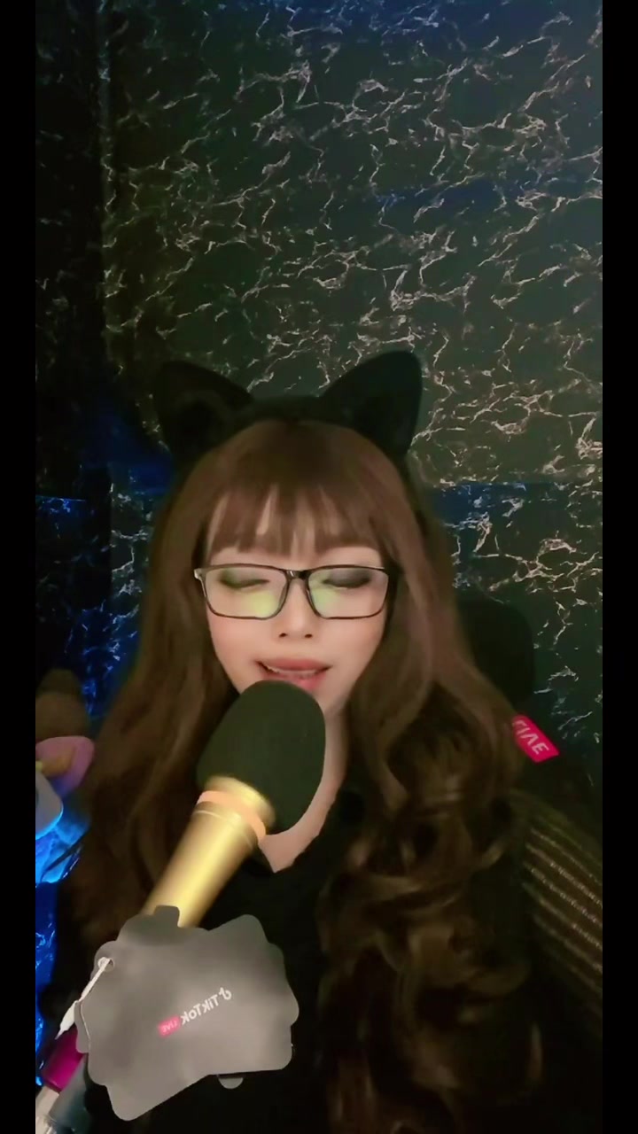 @𝙎𝘼𝙉𝘿𝙍𝘼 DJ SANTAI