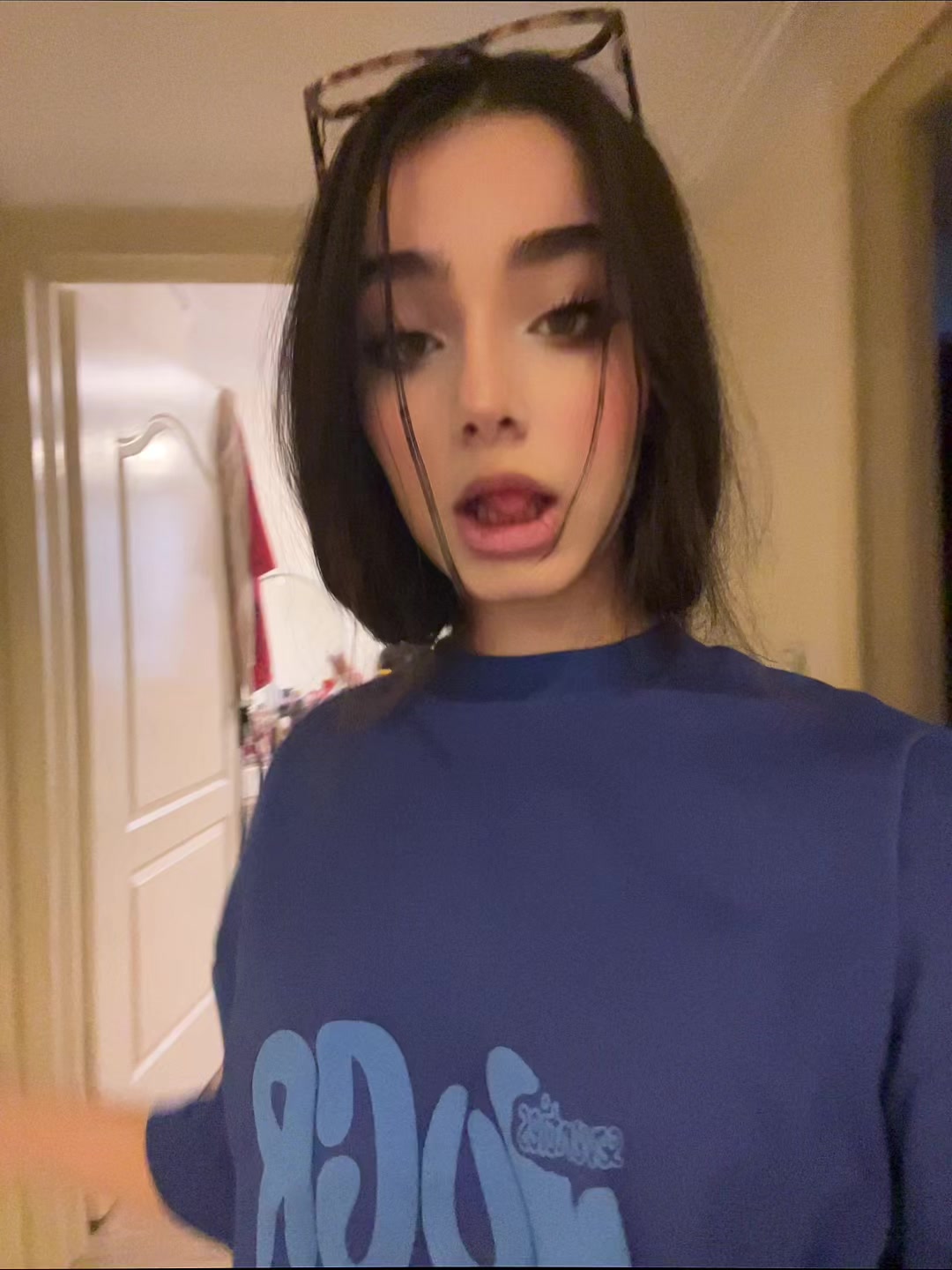 @-𝐕$
