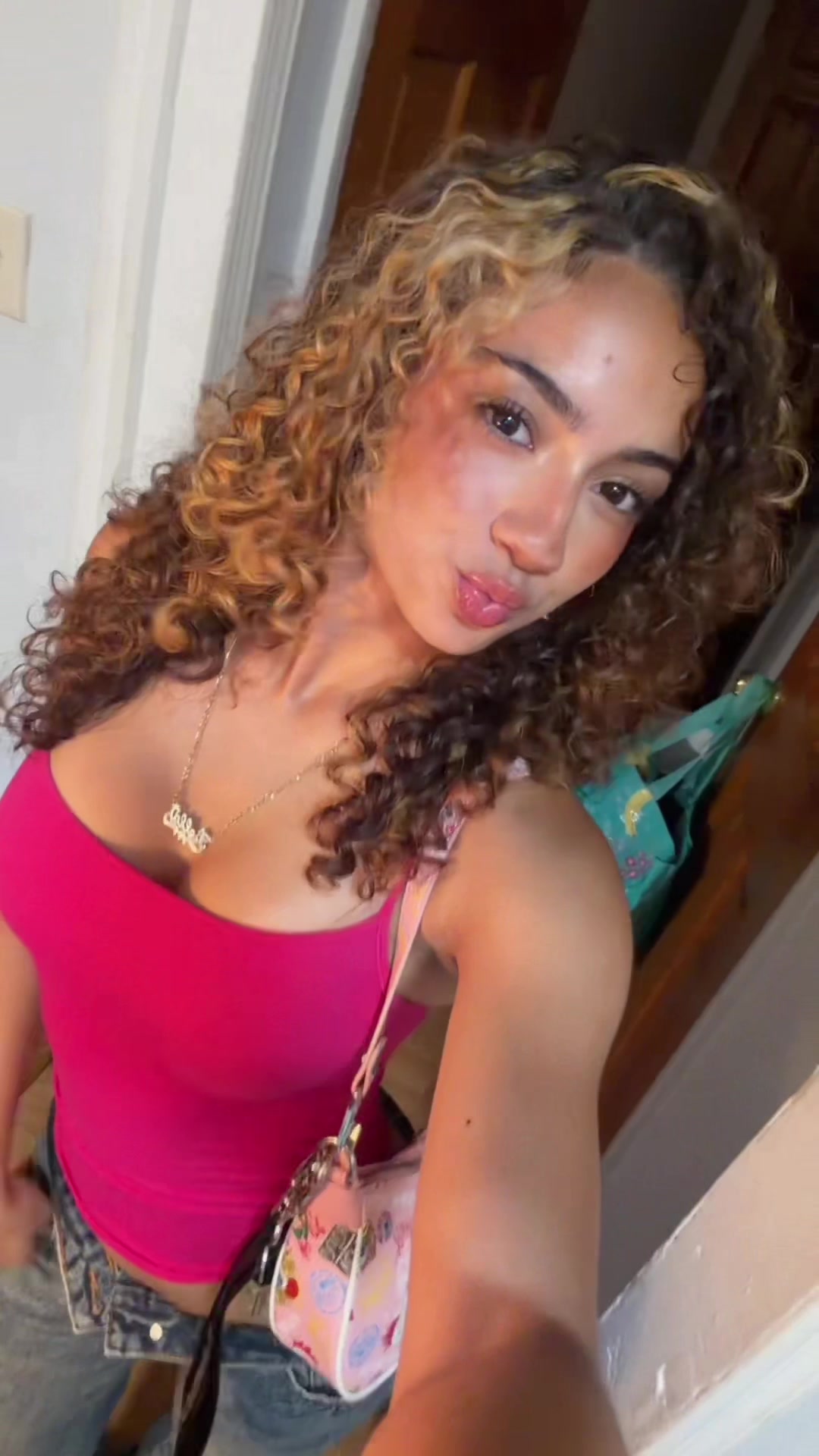 @bellabae