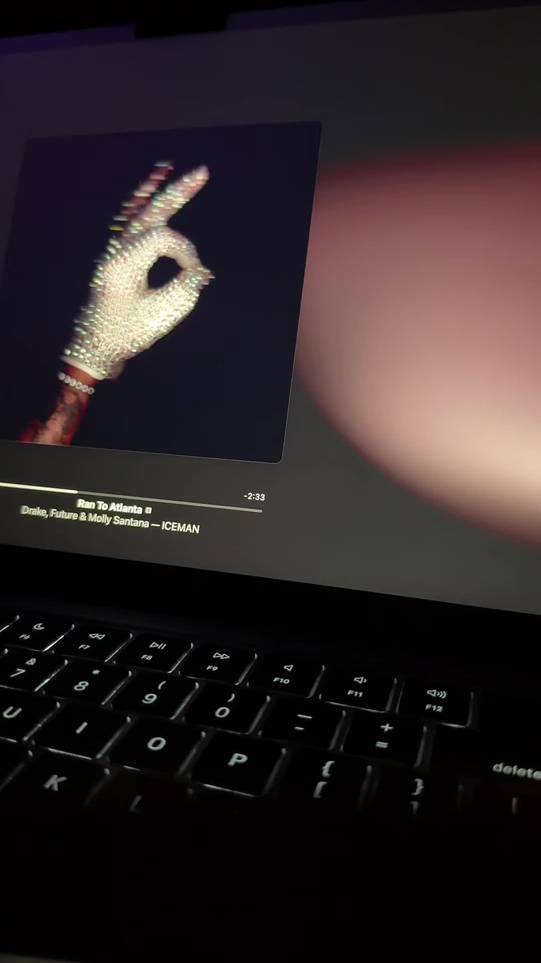 @🎧