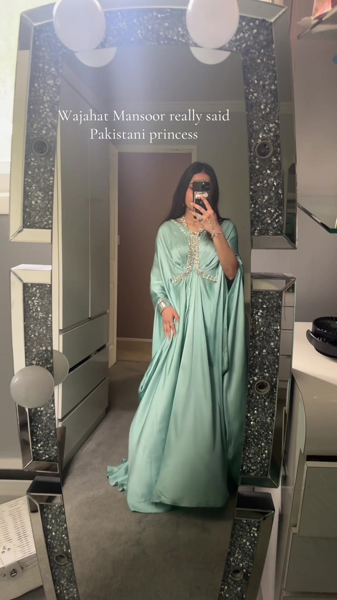 @HenaMokaria