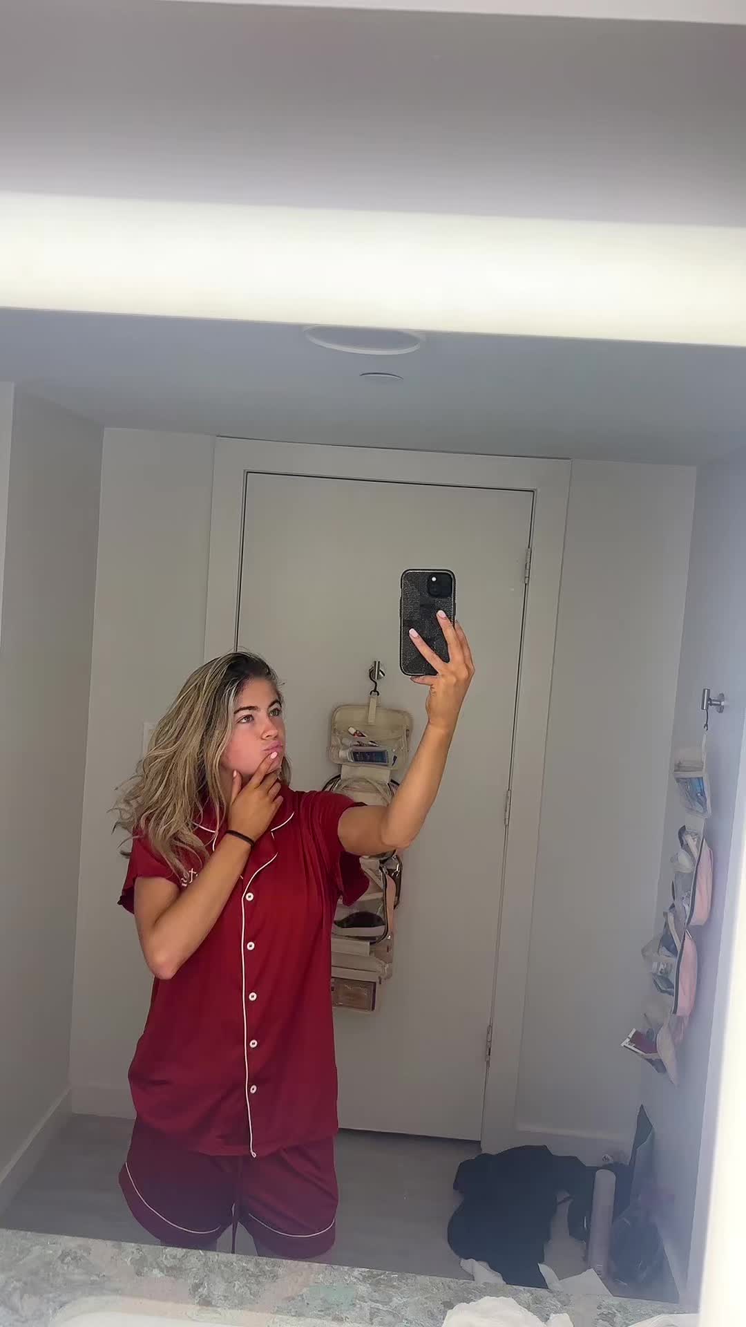@theolivianagyy