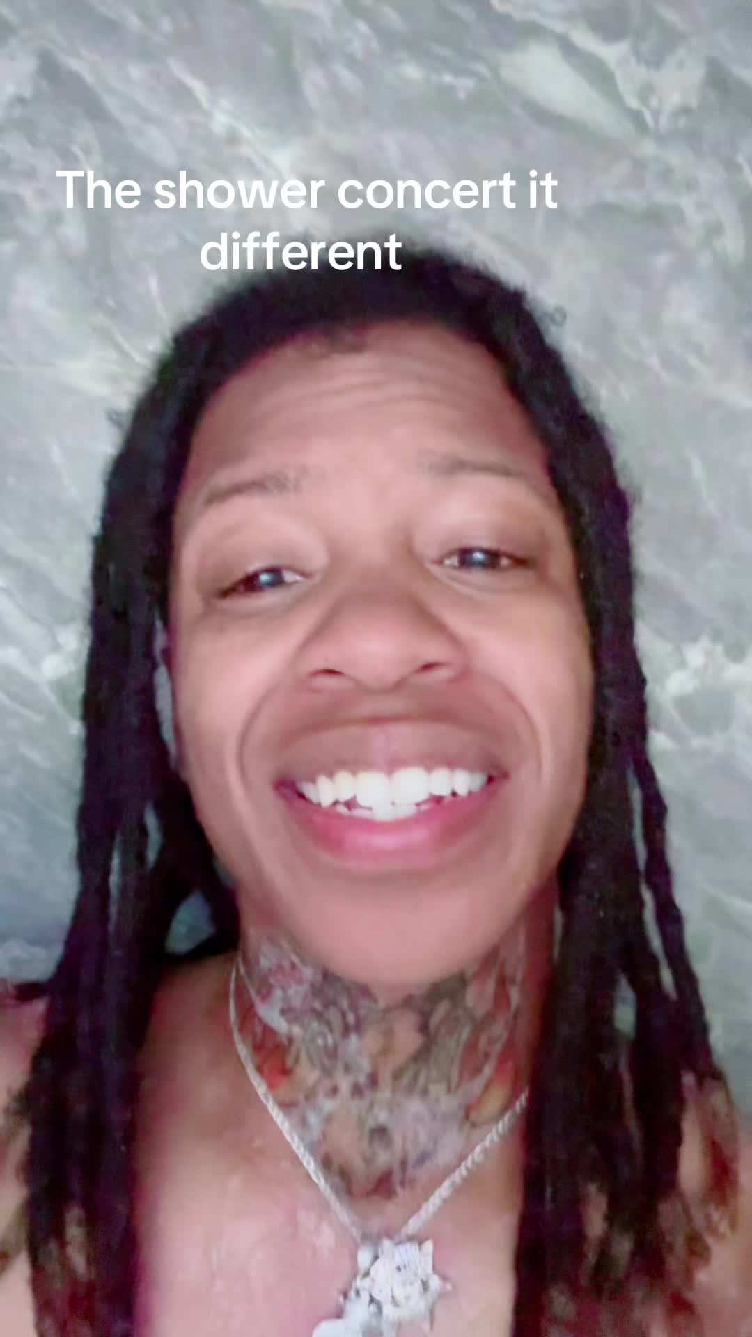 @Roethegoat🐐