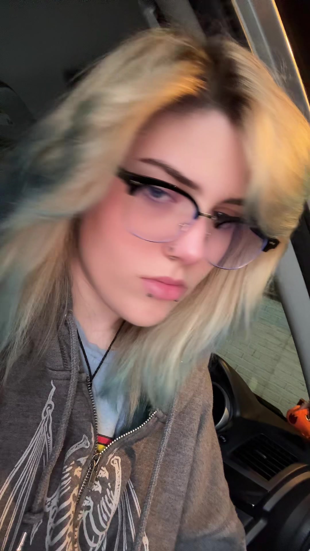 @Lyss