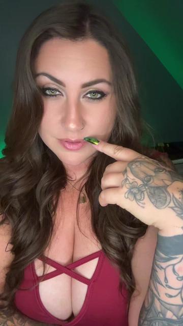@Greeneyedmom23 (Erin)