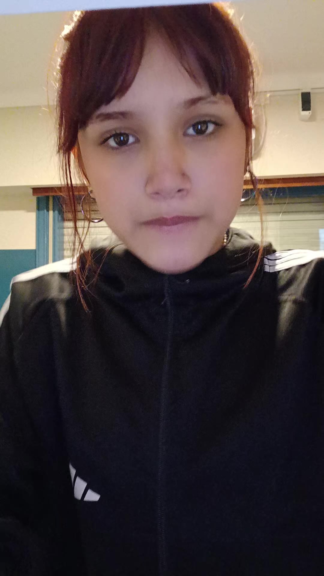 @....