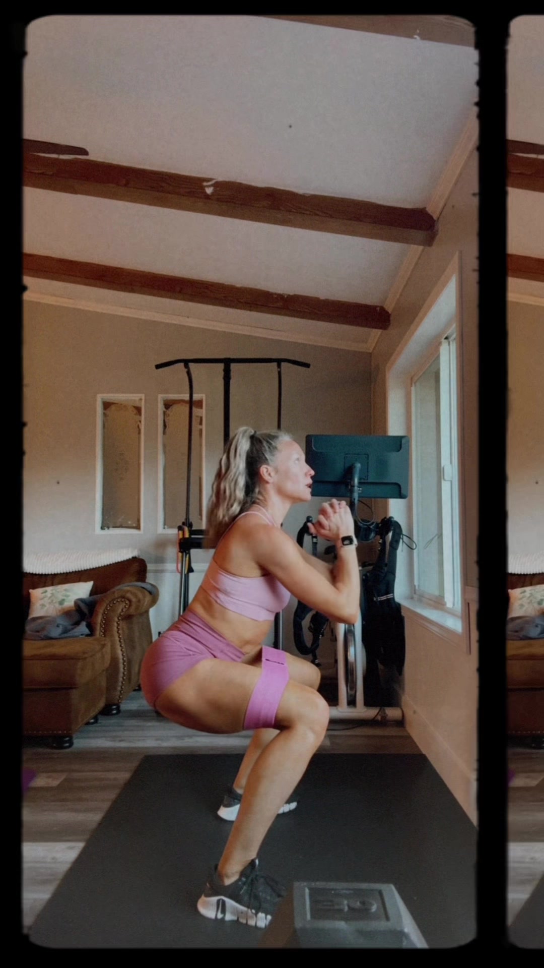@happilyfitleslie