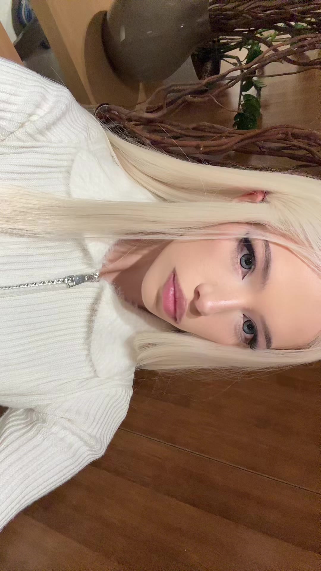 @VLATESSA