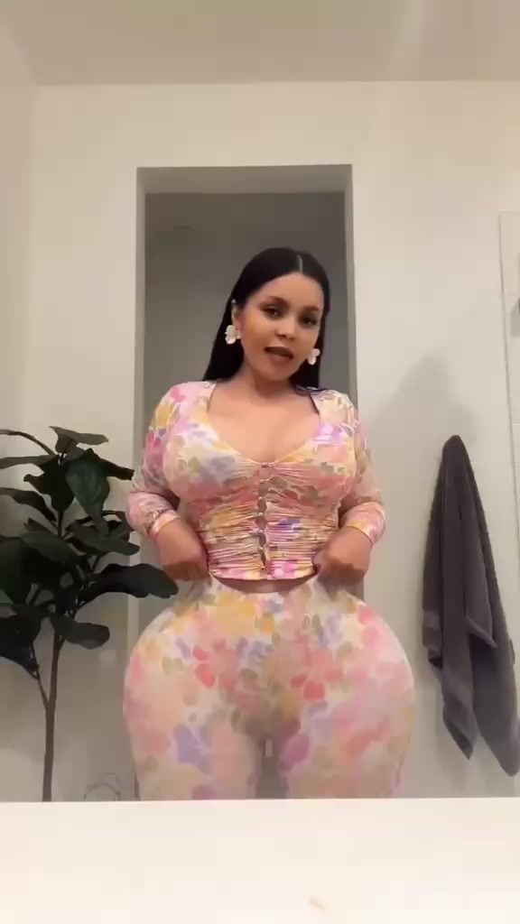 @Moureen🦋🌹