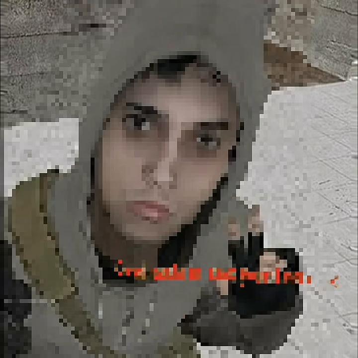 @:>