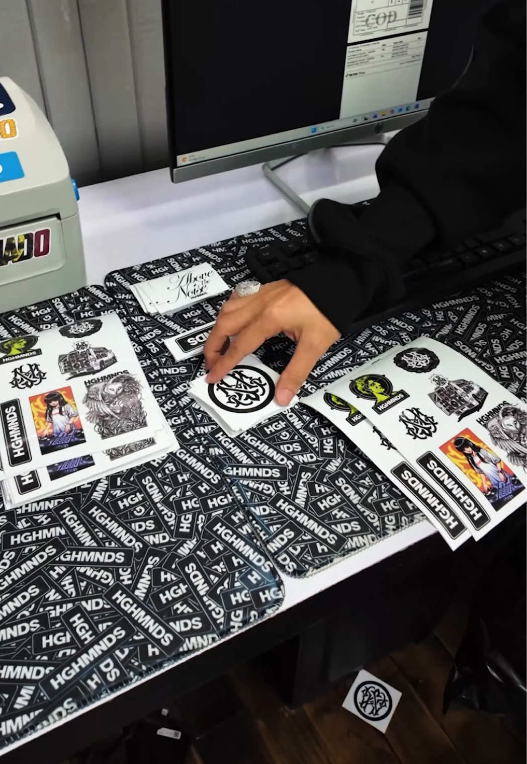 @HIGH MINDS CLOTHING