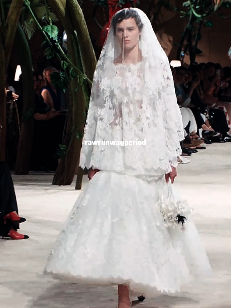 @RawRunway.