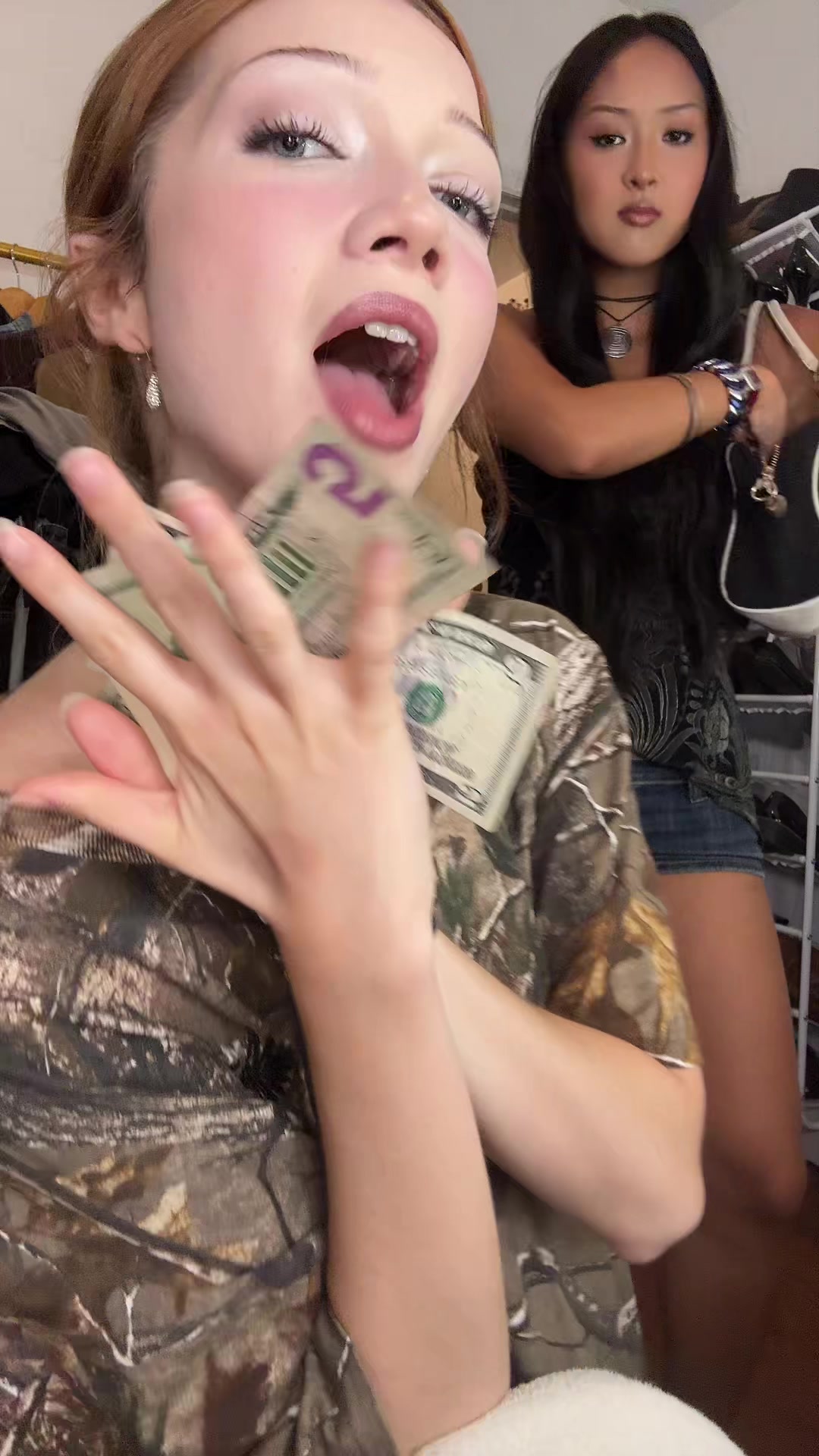 @🐰
