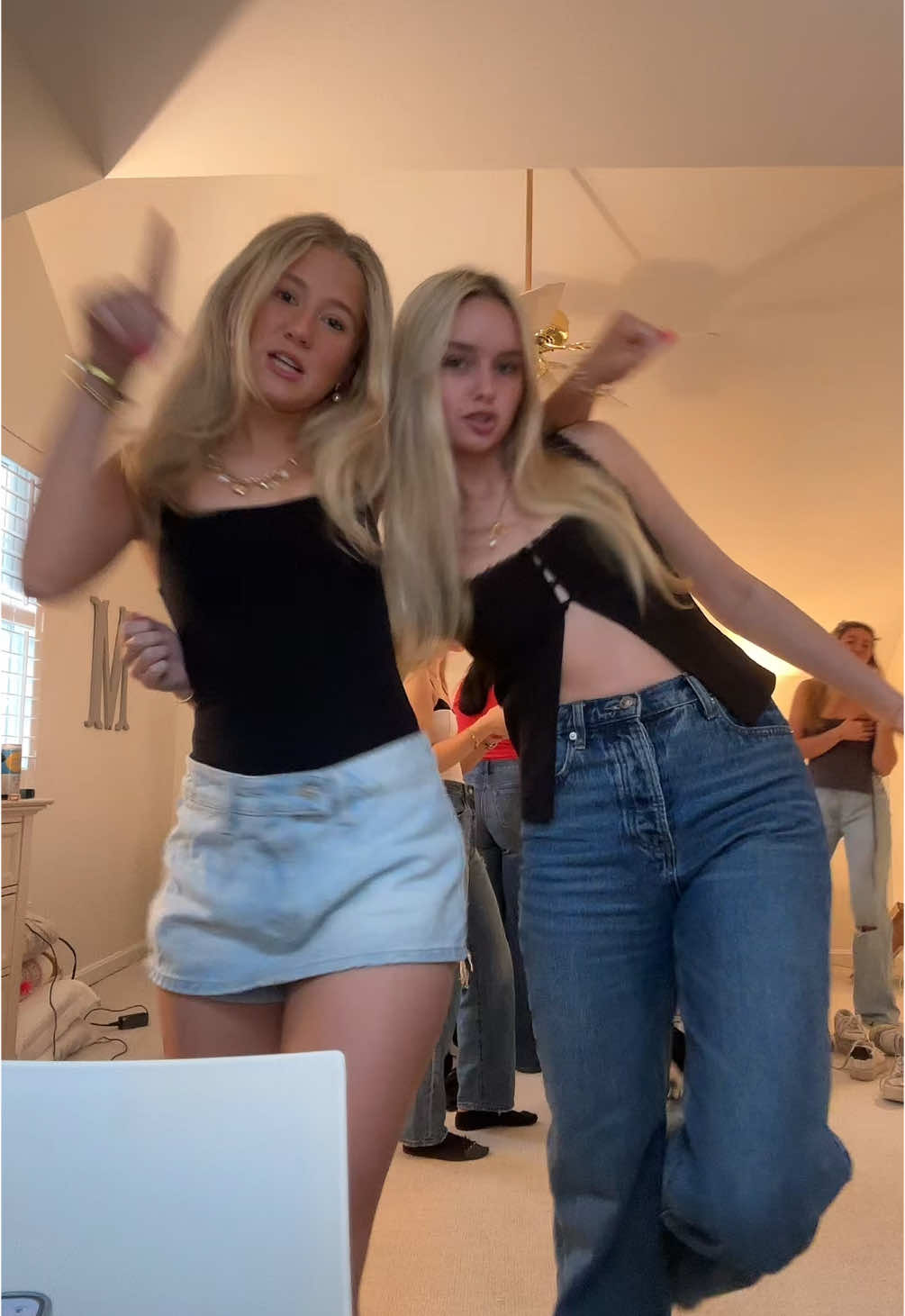 @lindsay.goldschmidt