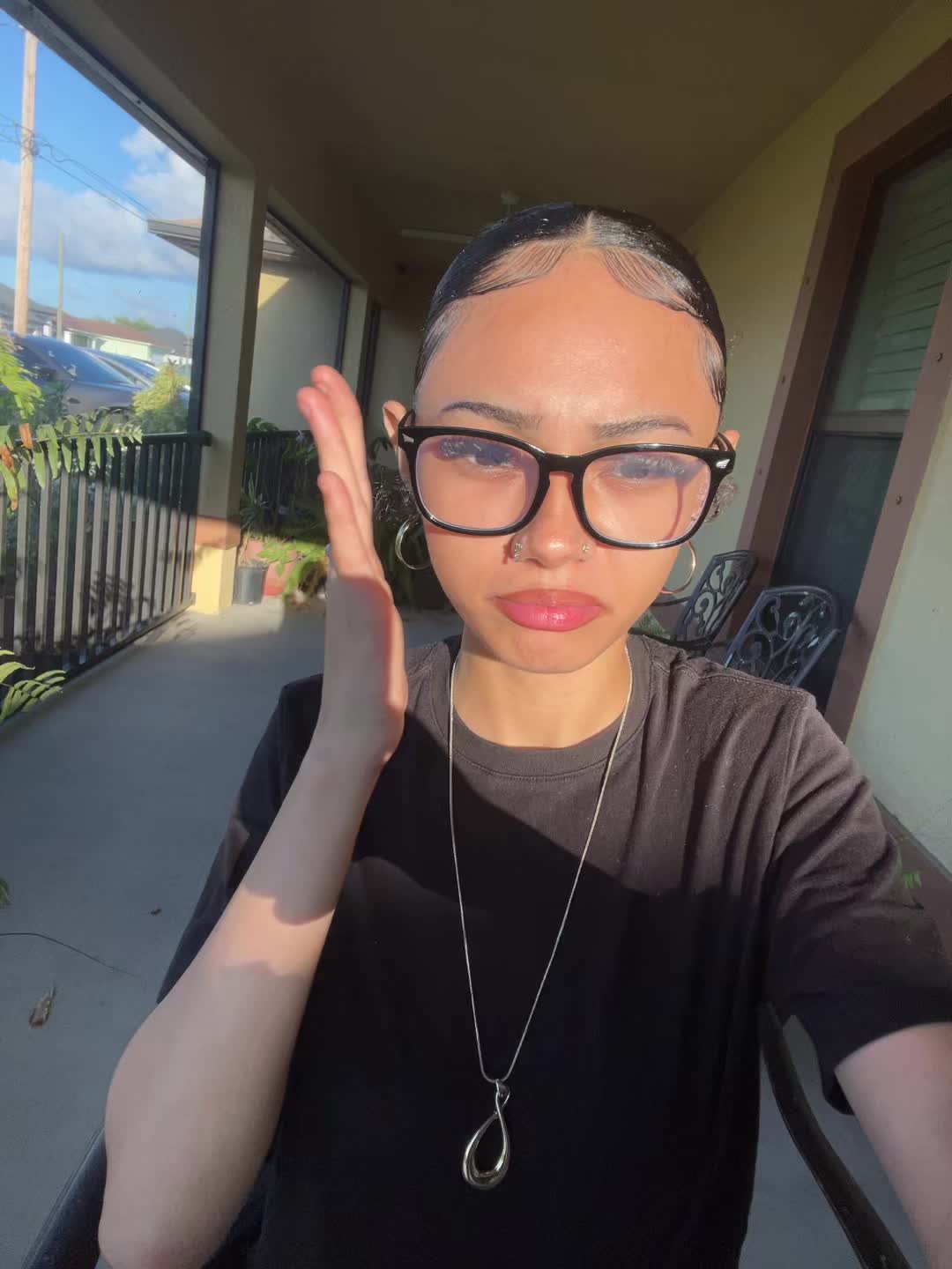 @️