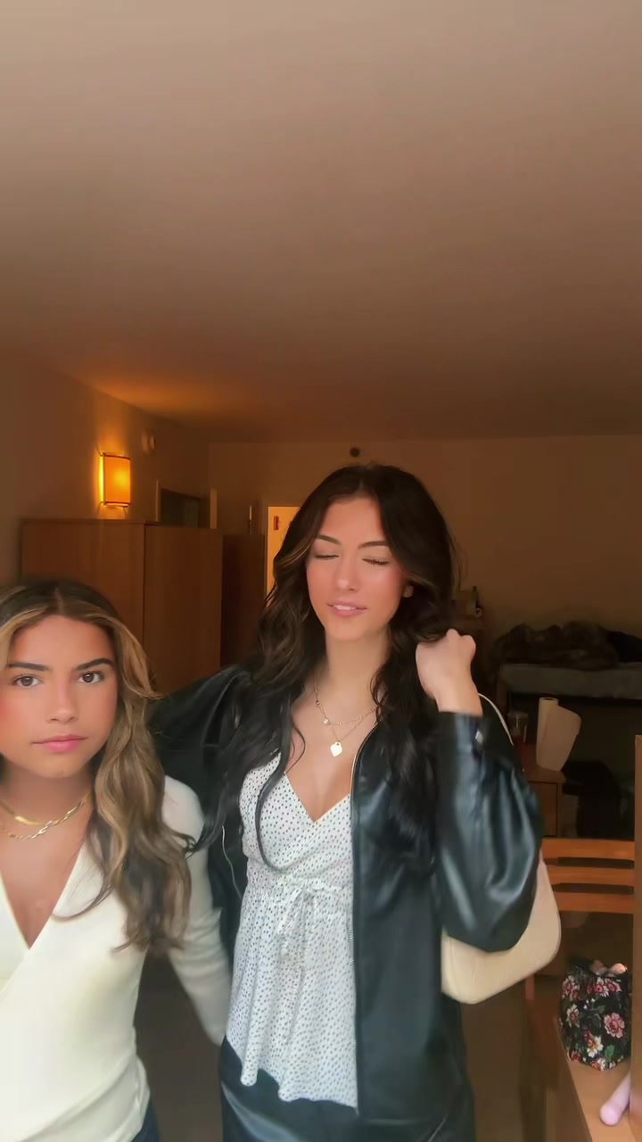 @Sydneyselites