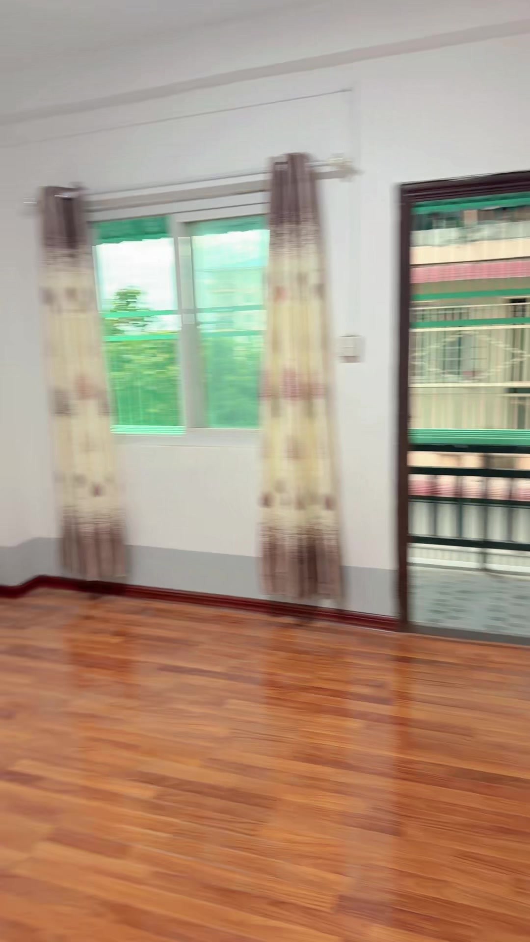 @nora1999_