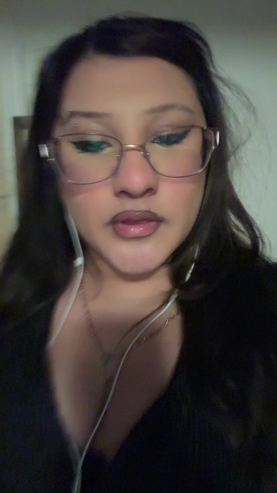@️