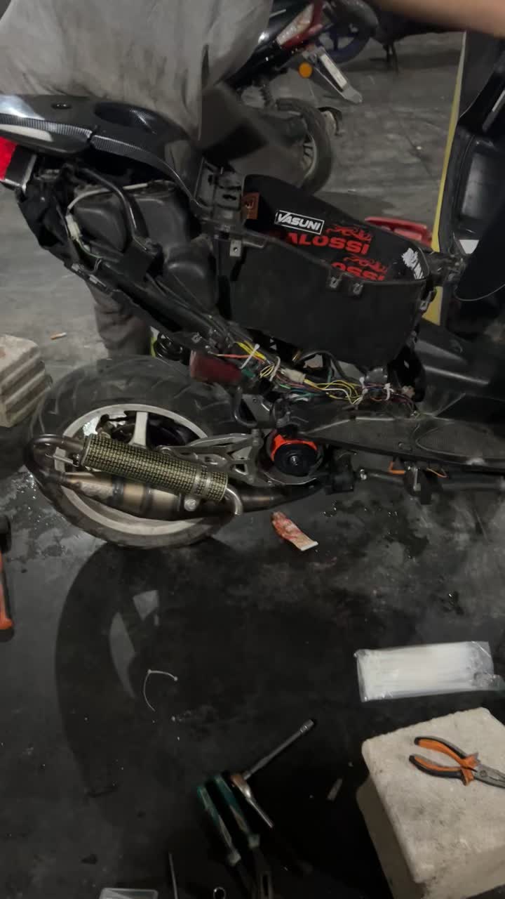 @Scooter Hub MK