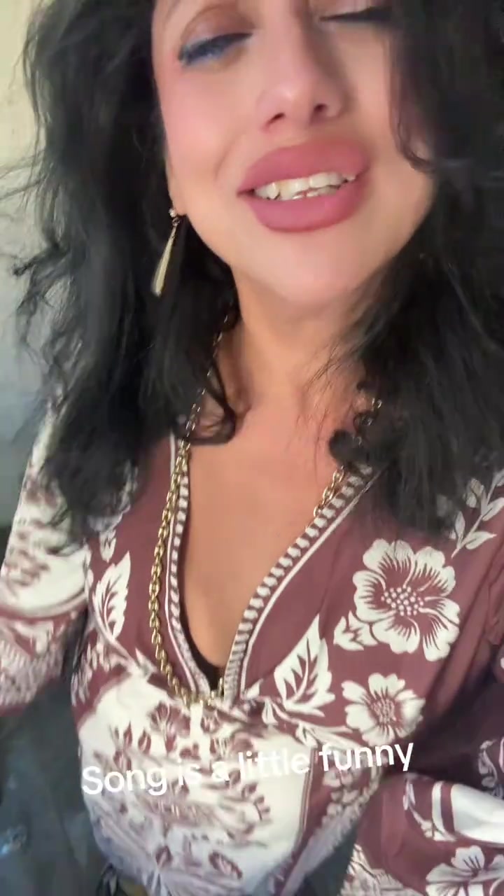 @Dolly_Canadezika