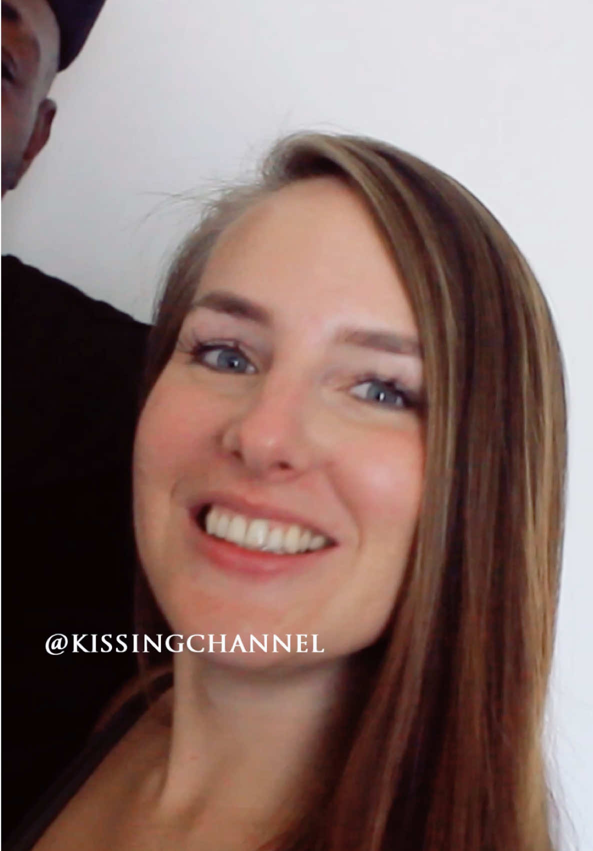 @Kissing Channel