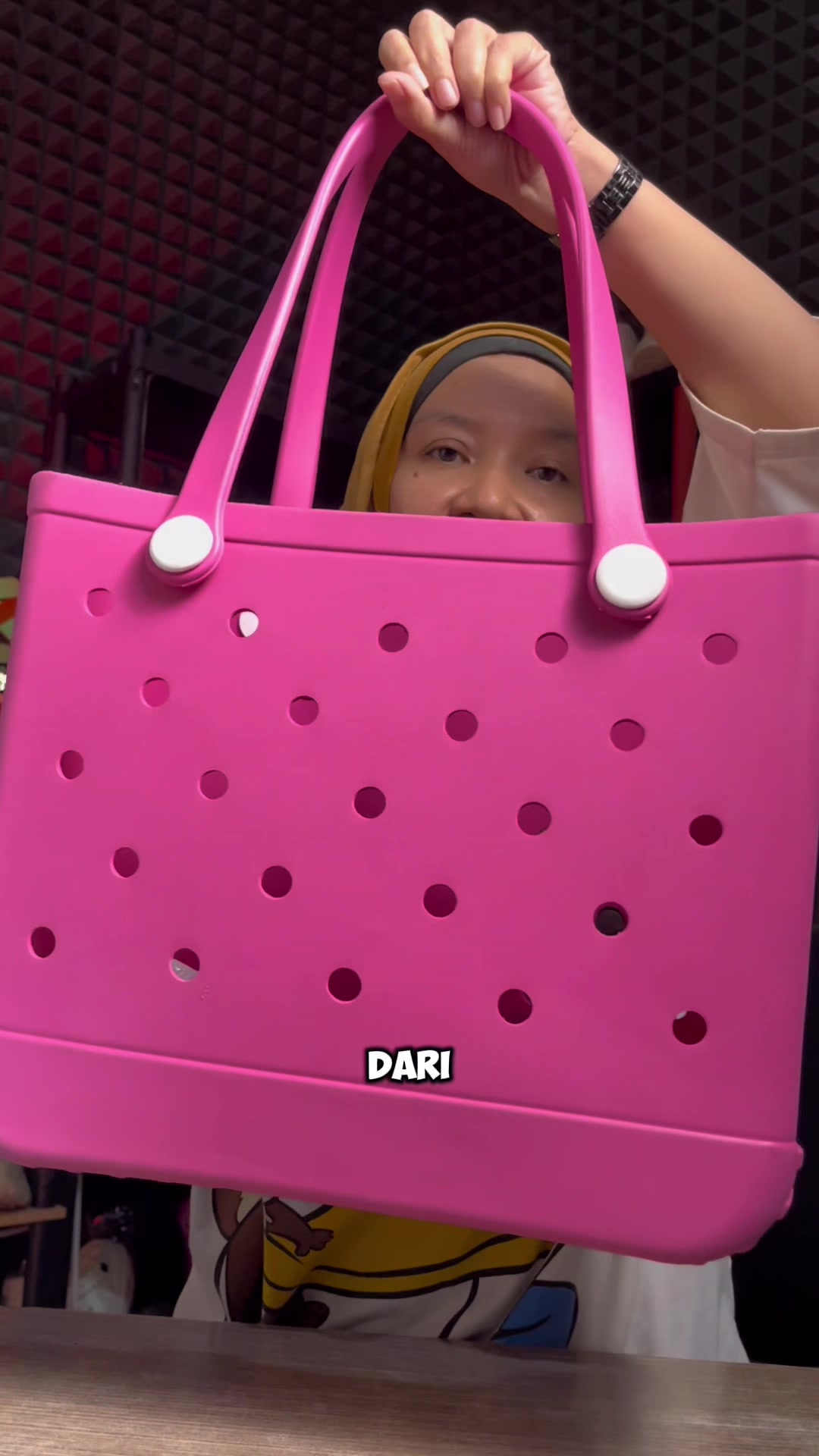 @LELI si paling TAS dan SANDAL