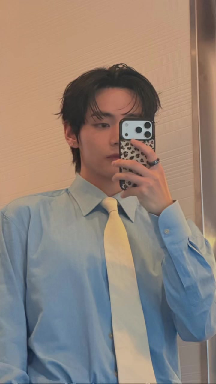 @𝐯𝐢𝐞𝐫𝐚𝐚