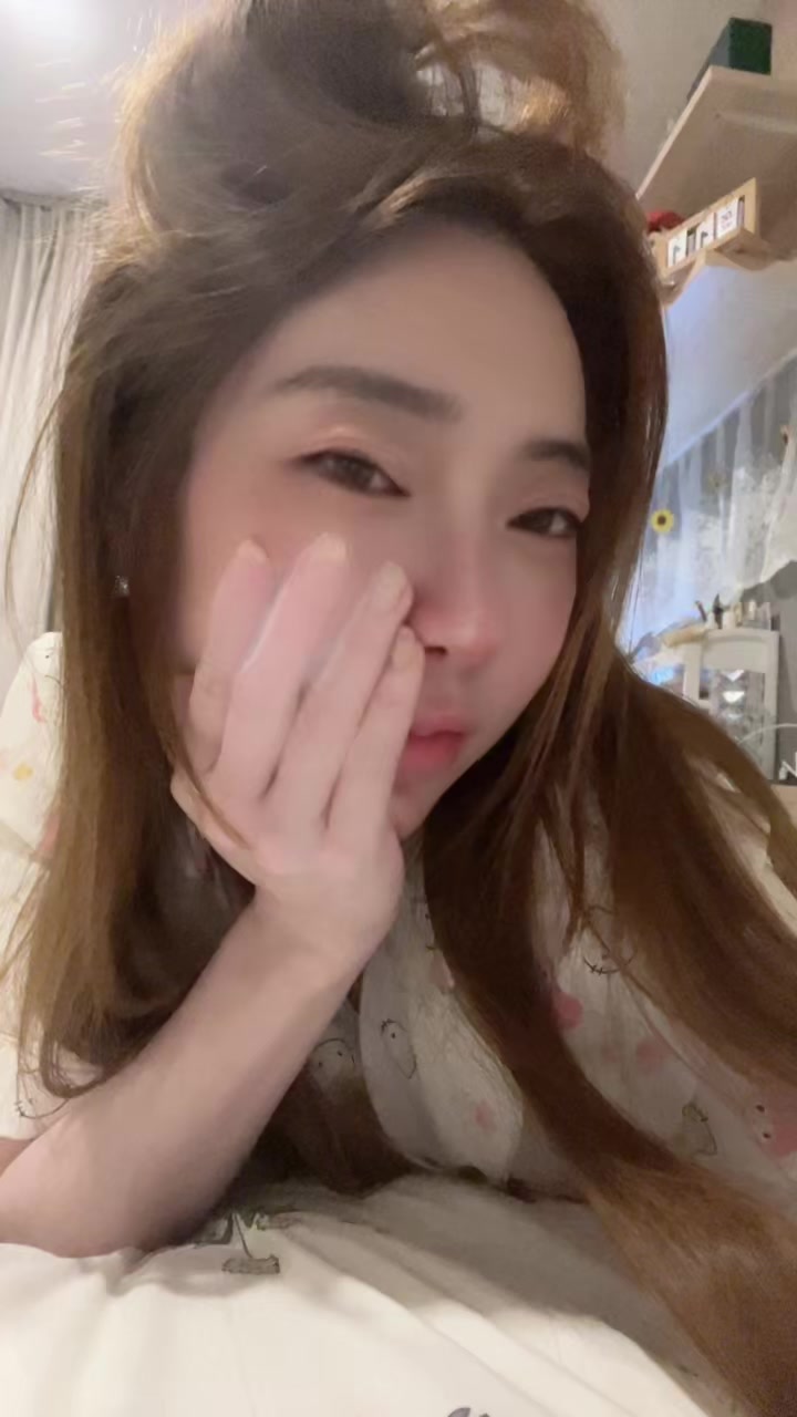 @lynlynn175