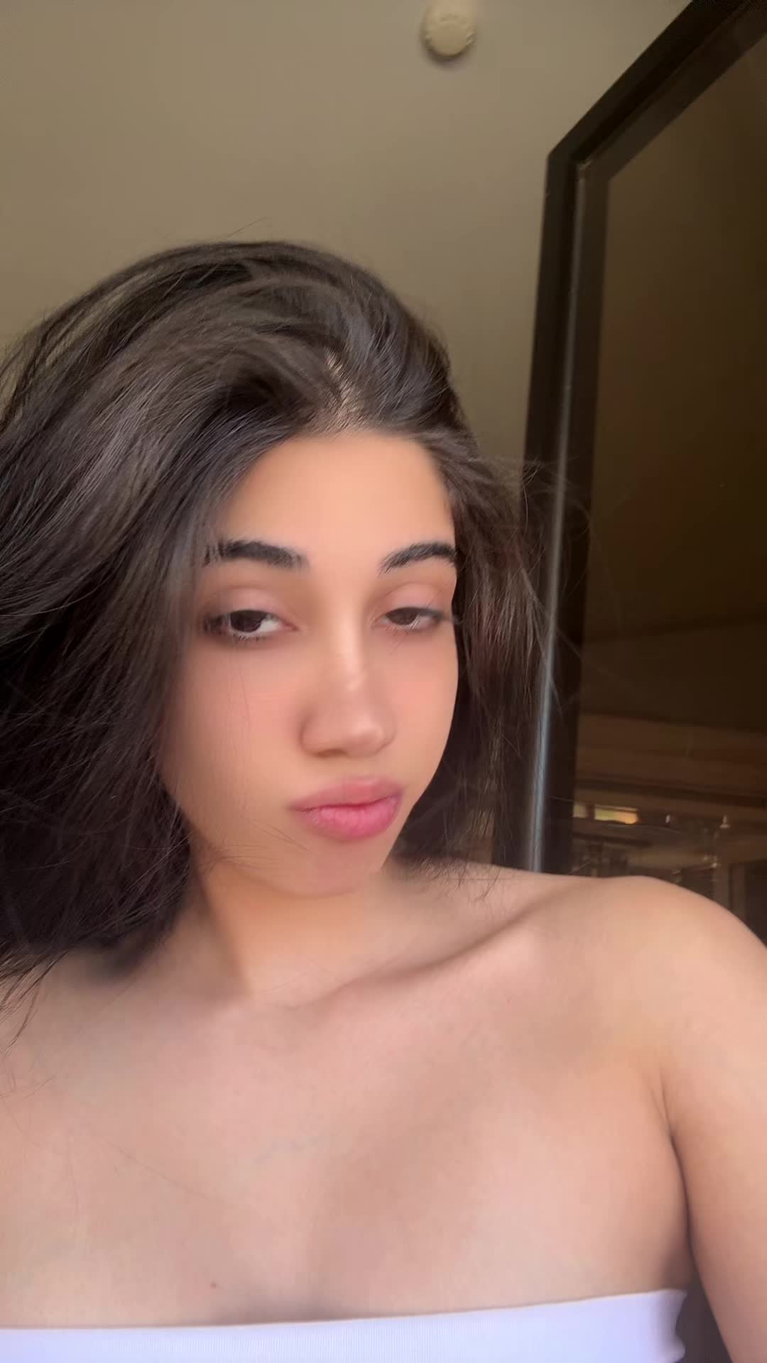 @arianazareei__